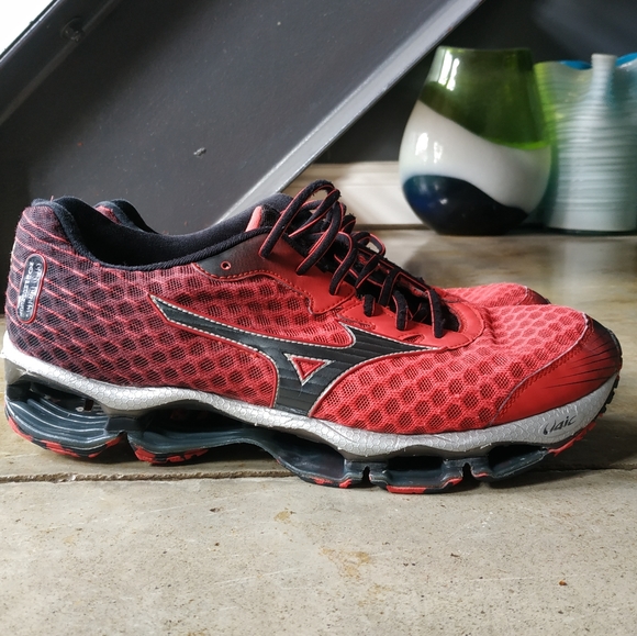 Mizuno Wave Prophecy 4 - Picture 2 of 6